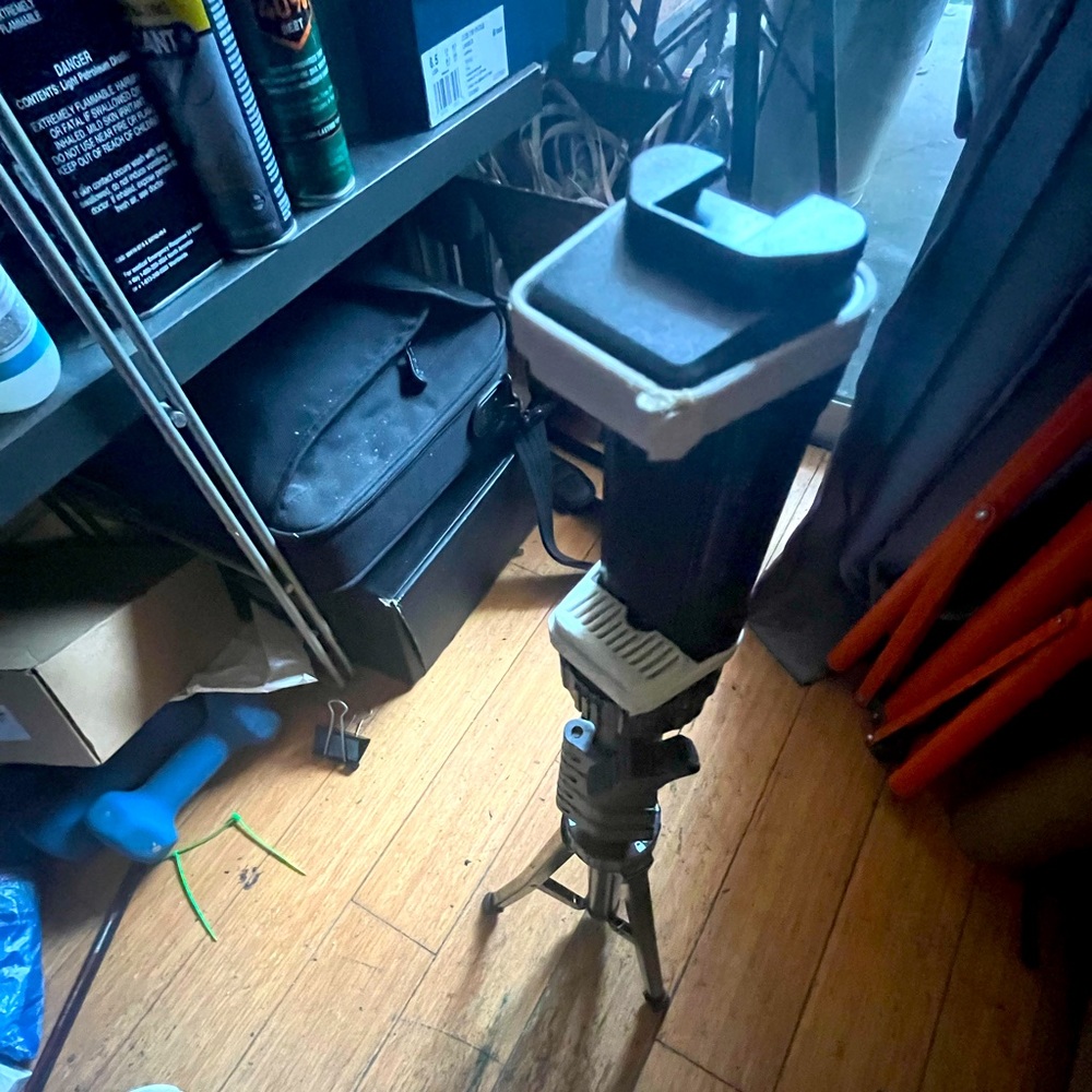 Tripod for IPhone, Galaxy, Smartphone or tablet, iPad heavy duty